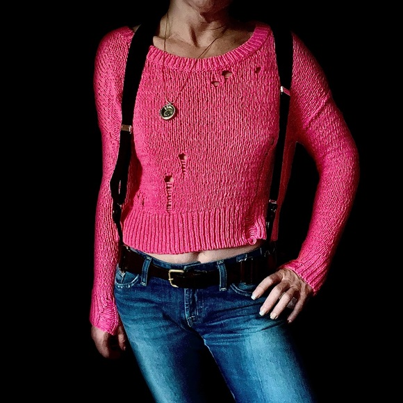 Holister- Gently loved, Distressed style, sexy cropped pink sweater - Picture 3 of 7